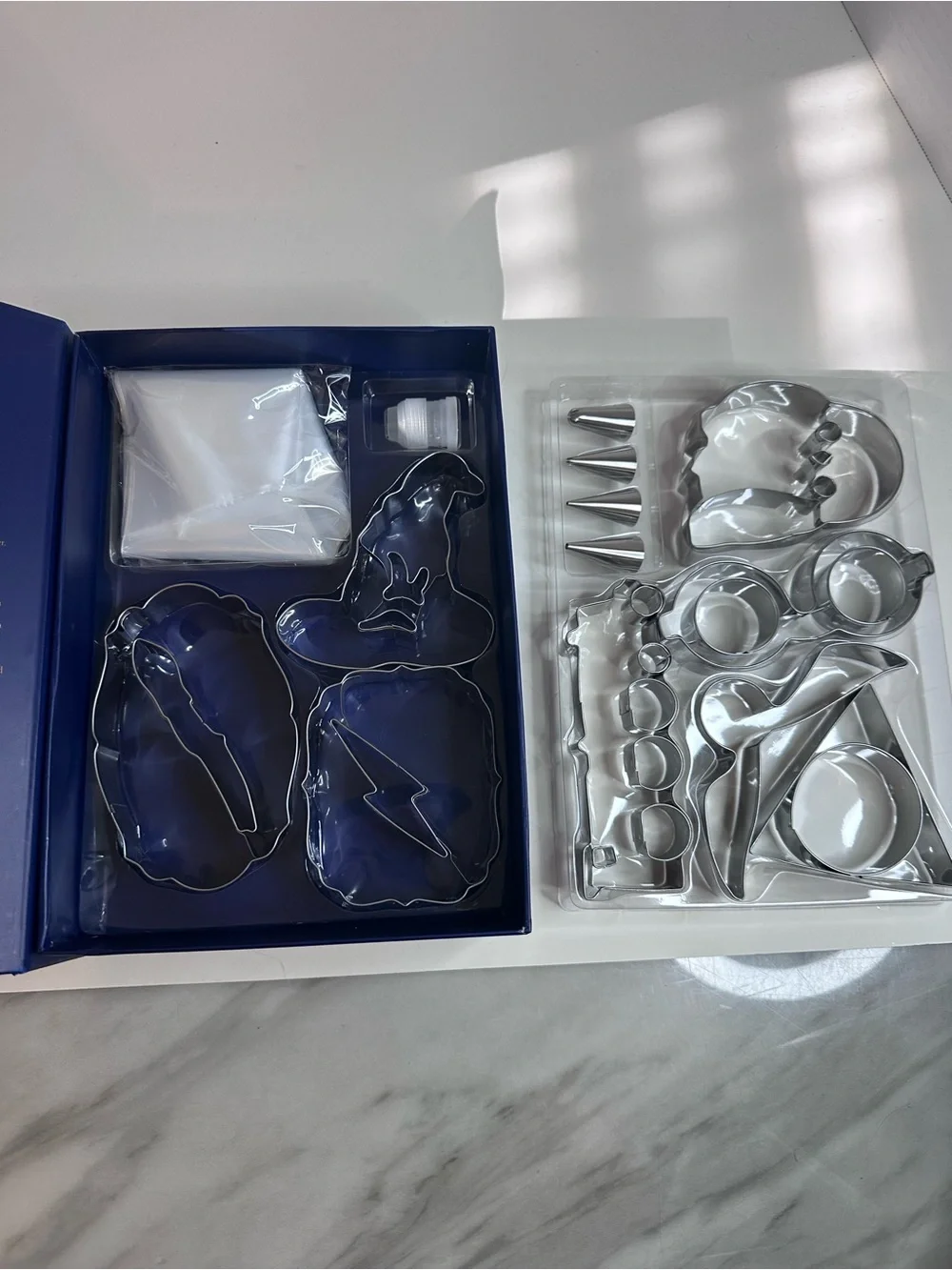Williams Sonoma Harry Potter Cookie Baking Kit - Navy Blue and Gold